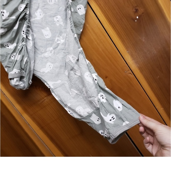 NWT Dog Pajama Costume XXL - Ghosts Gray White. Super Cute. - Picture 5 of 5